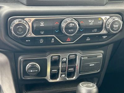 2021 Jeep Wrangler - Photo 12