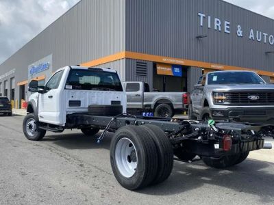 2025 Ford F-600SD - Photo 3