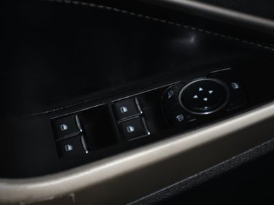 2022 Ford Explorer — photo 9 view