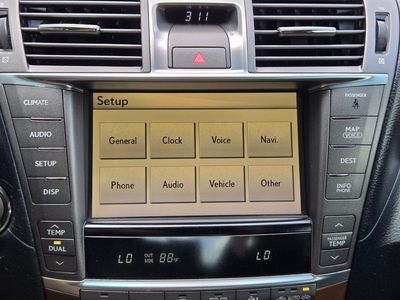 2010 Lexus LS - Photo 11