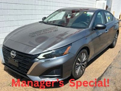 2024 Nissan Altima - Photo 1