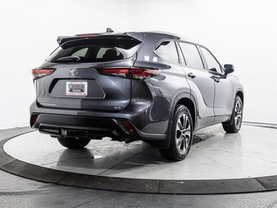 2025 Toyota Highlander Hybrid — photo 13 view