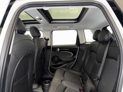 2023 MINI Hardtop 4 Door — photo 20 view