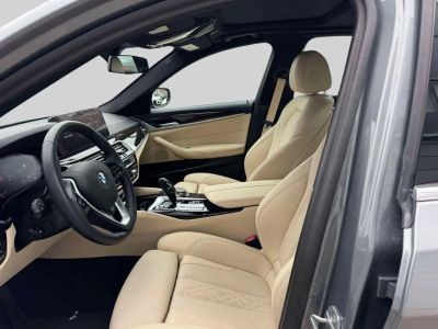 2023 BMW 5 Series — photo 12 view