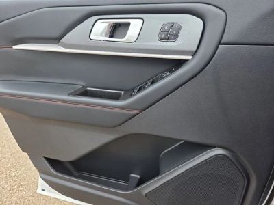2026 Ford Explorer — photo 13 view