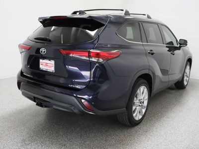2022 Toyota Highlander FWD - Photo 7