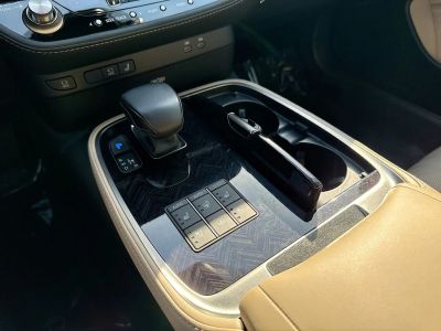 2023 Lexus LS - Photo 29