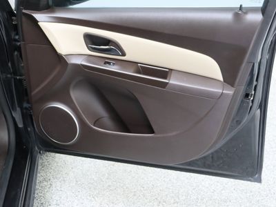 2011 Chevrolet Cruze FWD - Photo 31