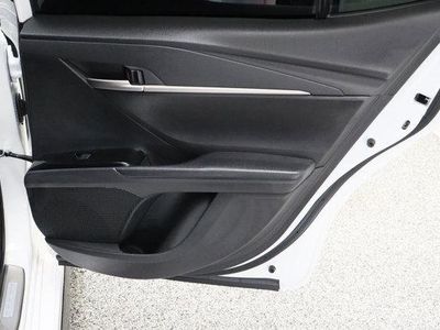 2026 Toyota Camry FWD - Photo 33