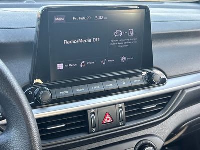 2023 Kia Forte LXS - Photo 28