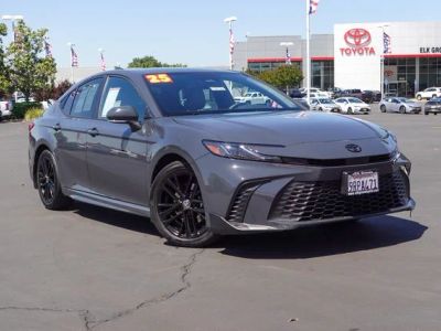 2025 Toyota Camry - Photo 1