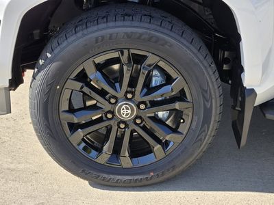 2026 Toyota 4Runner i-FORCE MAX - Photo 7