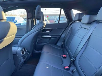 2025 Mercedes-Benz GLC — photo 33 view
