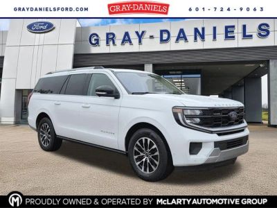 2025 Ford Expedition MAX Platinum — front three-quarter view