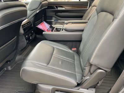 2022 Jeep Grand Wagoneer - Photo 14
