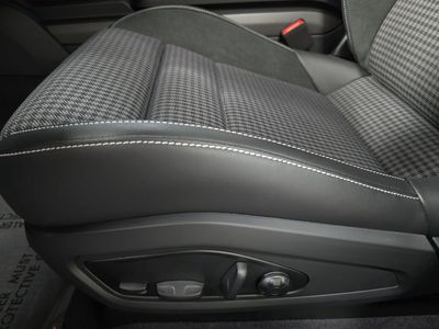 2025 Porsche Taycan Cross Turismo — photo 23 view