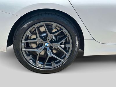 2025 BMW 3 Series - Photo 9