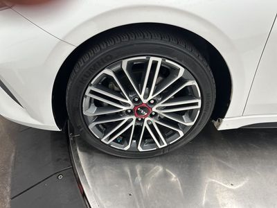 2023 Kia Forte - Photo 31