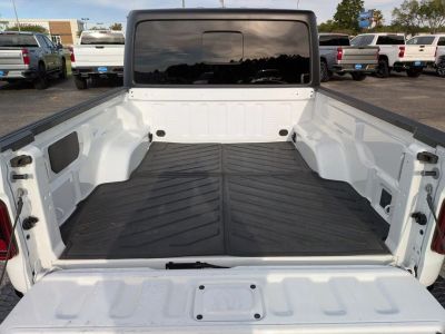 2025 Jeep Gladiator - Photo 26