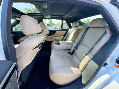2023 Lexus LS - Photo 30