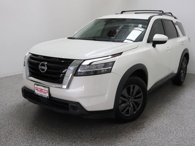 2022 Nissan Pathfinder FWD - Photo 2