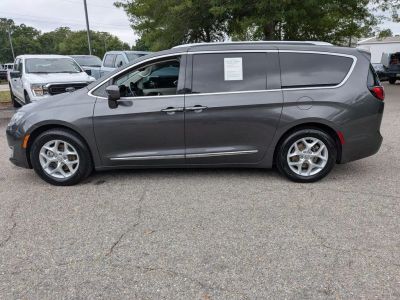 2018 Chrysler Pacifica - Photo 2