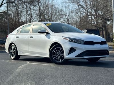 2023 Kia Forte LXS - Photo 2