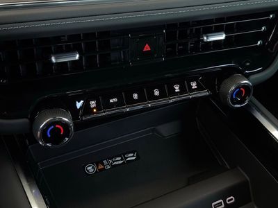 2026 Chevrolet Suburban LT - Photo 37