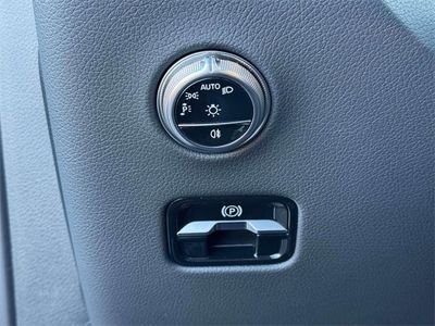 2025 Mercedes-Benz GLC — photo 21 view
