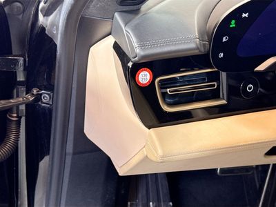 2020 Porsche Taycan — photo 13 view