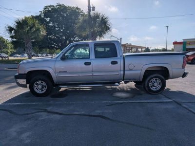 2005 Chevrolet Silverado 2500HD - Photo 2