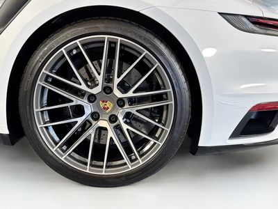 2023 Porsche 911 — photo 24 view