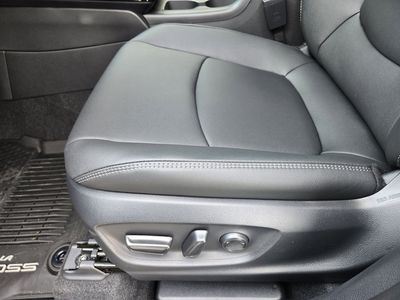 2026 Toyota Corolla Cross - Photo 15
