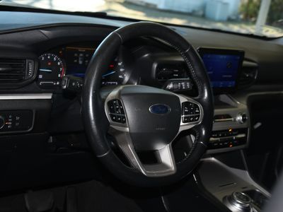 2022 Ford Explorer — photo 7 view