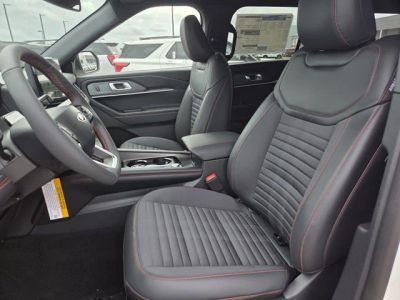 2026 Ford Explorer — photo 10 view