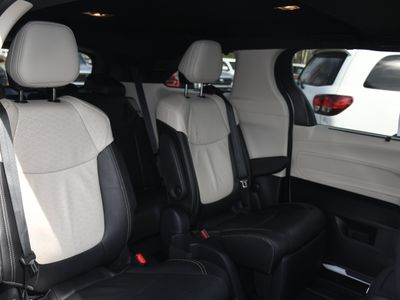 2025 Toyota Sienna — photo 20 view