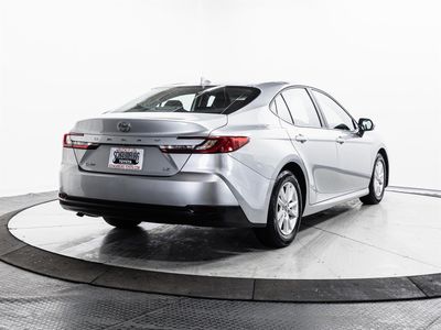 2025 Toyota Camry — photo 11 view