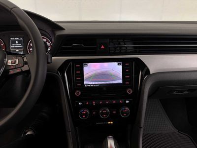 2022 Volkswagen Passat - Photo 15