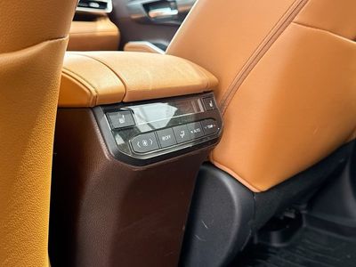 2021 Toyota Highlander Platinum - Photo 32