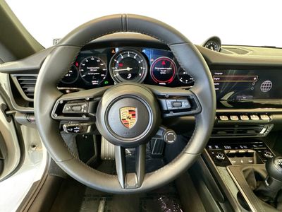 2024 Porsche 911 — photo 14 view
