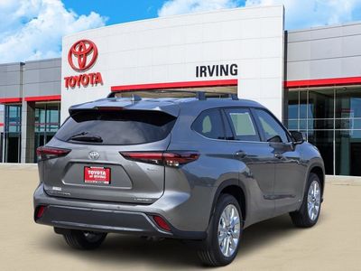 2026 Toyota Highlander Hybrid - Photo 4