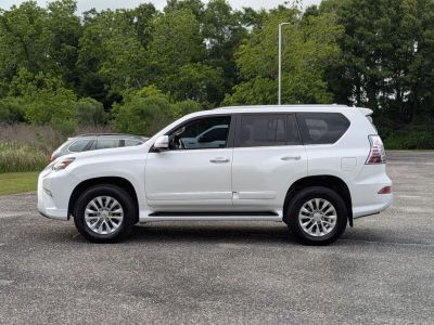 2019 Lexus GX - Photo 2
