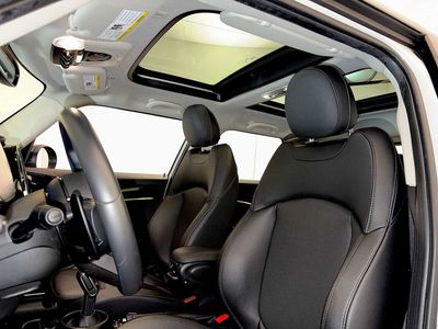 2023 MINI Hardtop 4 Door — photo 19 view