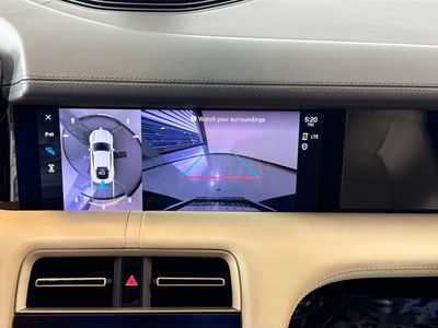 2020 Porsche Taycan — photo 18 view