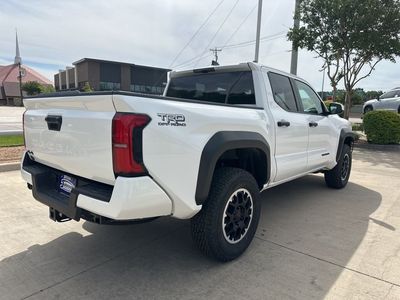 2024 Toyota Tacoma - Photo 6