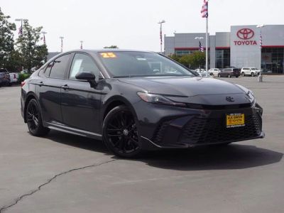 2025 Toyota Camry - Photo 2