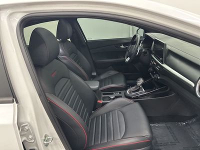 2023 Kia Forte - Photo 27