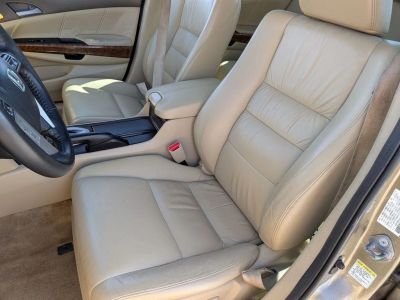2010 Honda Accord - Photo 12