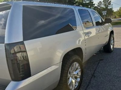 2013 Chevrolet Suburban 1500 - Photo 4