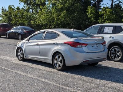 2013 Hyundai Elantra - Photo 3